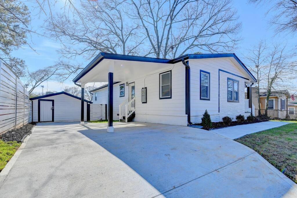 Modern Home At Colonial College Park Atlanta Exterior photo